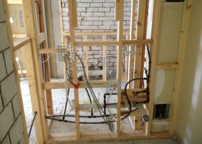 Hot & cold water plumbing in timber stud wall (rehau pipe)