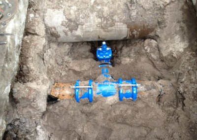valve installation in water main underground